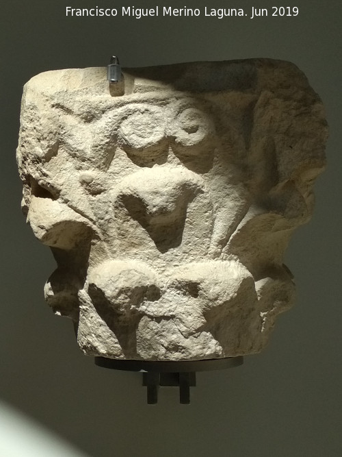 Albaicn - Albaicn. Capitel de piedra caliza siglos V-VI. Museo Arqueolgico de Granada