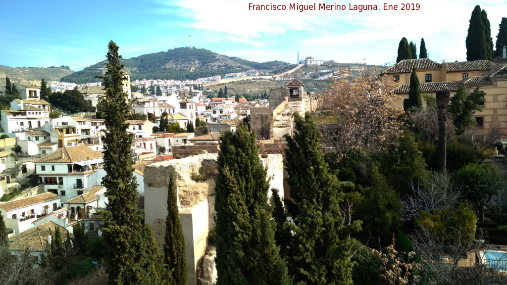 Murallas de Granada - Murallas de Granada. Desde el Palacio Dar Al-Horra