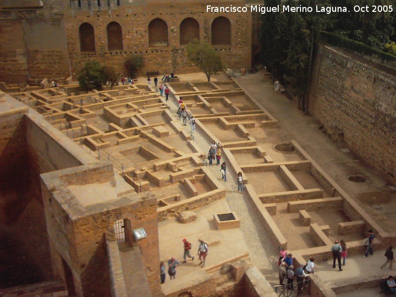 Alhambra. Plaza de Armas - Alhambra. Plaza de Armas. 