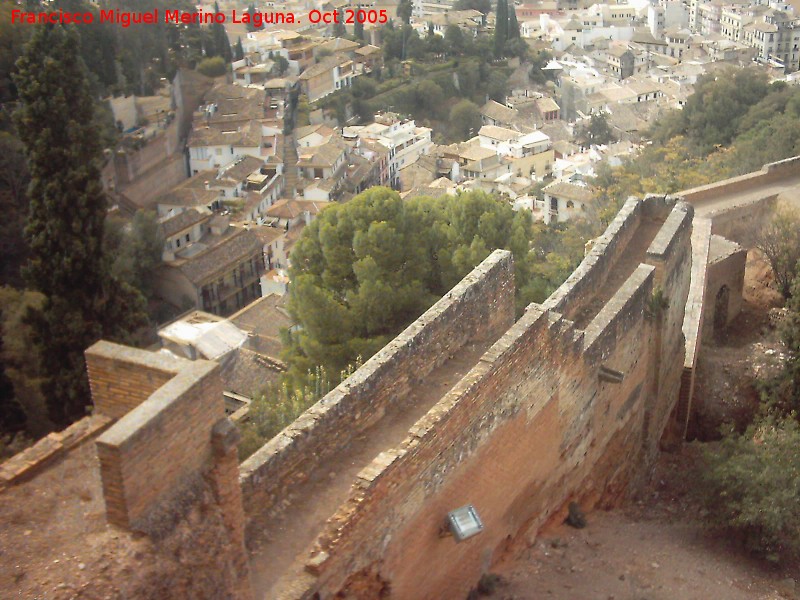 Alhambra. Murallas de la Alcazaba - Alhambra. Murallas de la Alcazaba. Adarve de las murallas bajas
