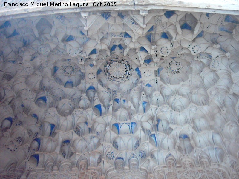 Alhambra. Patio de los Arrayanes - Alhambra. Patio de los Arrayanes. Bveda con policroma azul