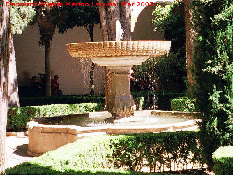 Alhambra. Patio de Lindaraja - Alhambra. Patio de Lindaraja. Fuente