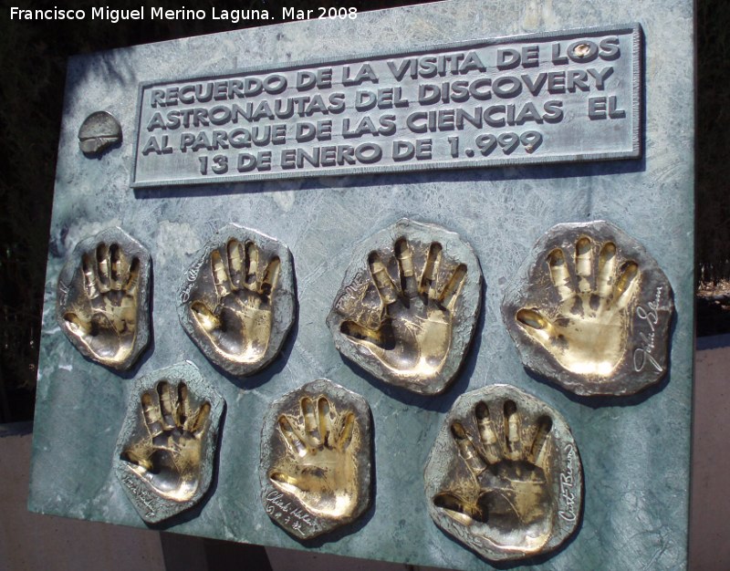 Parque de las Ciencias - Parque de las Ciencias. Manos de los astronautas del Discovery