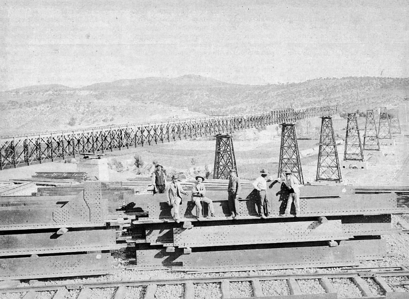Puente del Hacho - Puente del Hacho. 1895. Construccin.  Foto de Rafael Garzn Archivo de Carlos Snchez