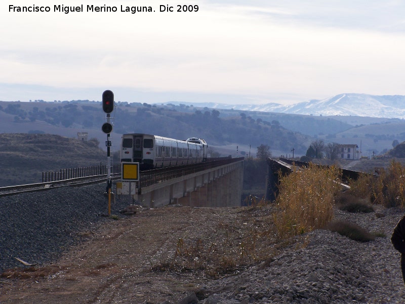 Puente del Hacho - Puente del Hacho. El tren sobre el puente nuevo