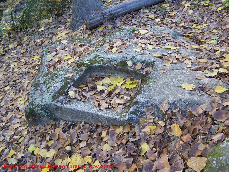 Molino del Carmen - Molino del Carmen. Pila de lavar tallada en piedra