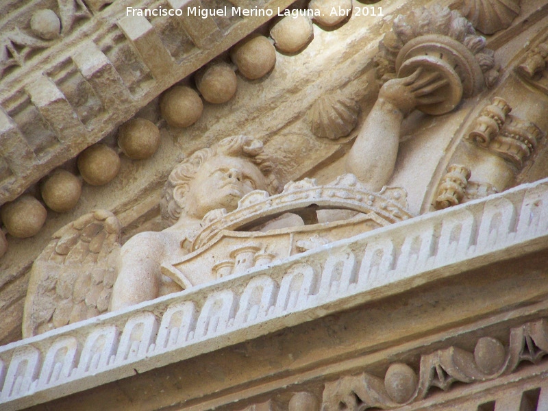 Colegiata de la Asuncin - Colegiata de la Asuncin. Detalle del frontn