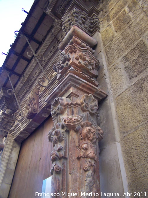 Palacio de los Cepeda - Palacio de los Cepeda. Columna
