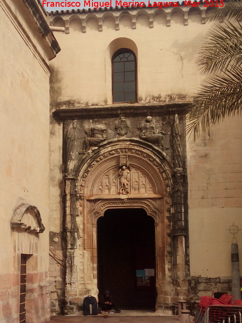 Iglesia de San Mateo - Iglesia de San Mateo. Portada lateral