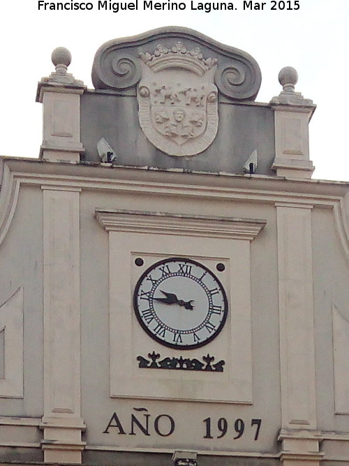 Ayuntamiento de Cabra - Ayuntamiento de Cabra. Escudo, reloj y ao