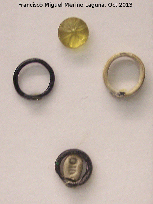 Historia de Estepa - Historia de Estepa. Anillos romanos. Museo San Antonio de Padua - Martos