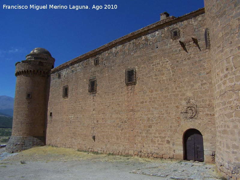 Castillo-Palacio de La Calahorra - Castillo-Palacio de La Calahorra. Fachada