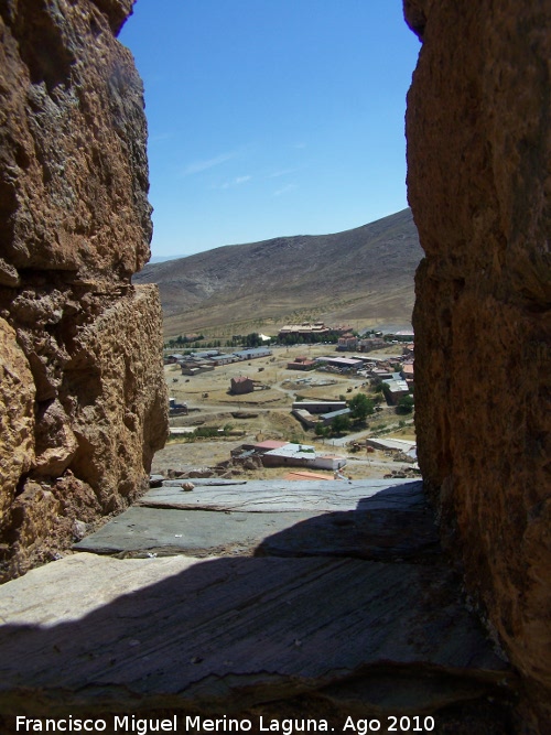 Castillo-Palacio de La Calahorra - Castillo-Palacio de La Calahorra. Pizarra de las almenas