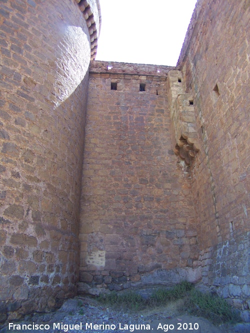 Castillo-Palacio de La Calahorra - Castillo-Palacio de La Calahorra. Matacn esquinero de la Torre del Homenaje