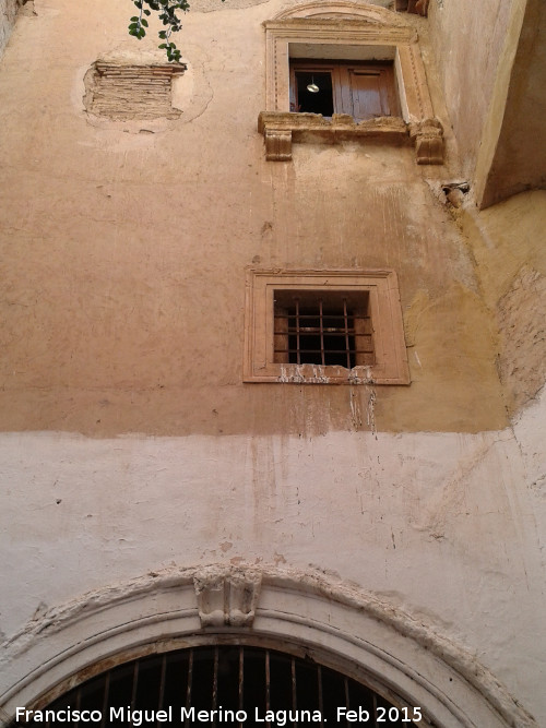 Castillo-Palacio de La Calahorra - Castillo-Palacio de La Calahorra. Patio de entrada