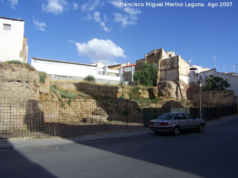 Muralla de Guadix - Muralla de Guadix. Restos de la Muralla de San Miguel