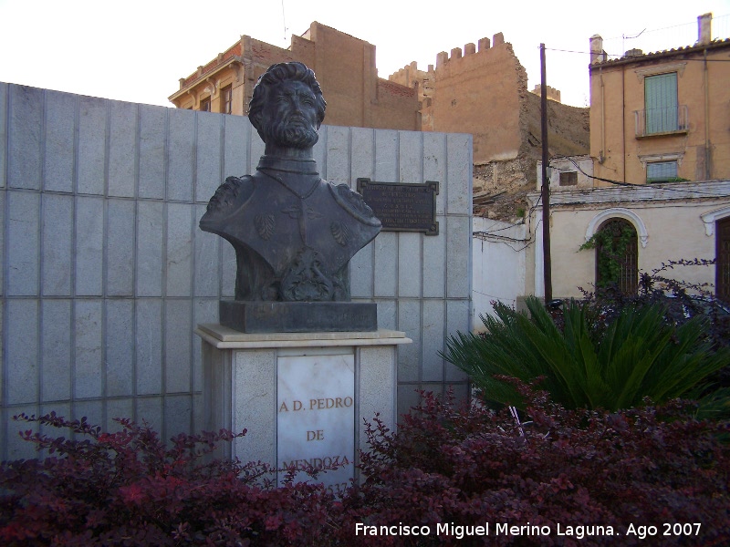 Monumento a D. Pedro de Mendoza - Monumento a D. Pedro de Mendoza. 