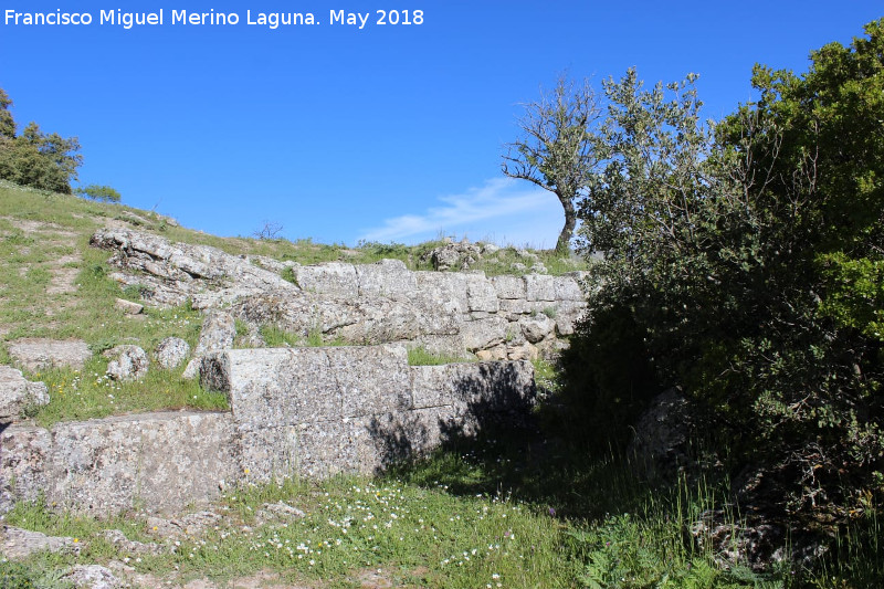 Poblado Ibero-Romano de Hiponova - Poblado Ibero-Romano de Hiponova. Muralla