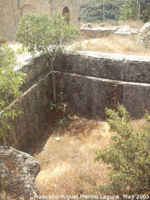 Castillo de Montefro - Castillo de Montefro. Aljibe grande del recinto superior