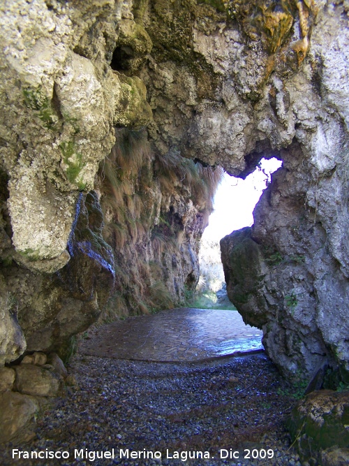  - . Paso a travs del Acueducto del Toril