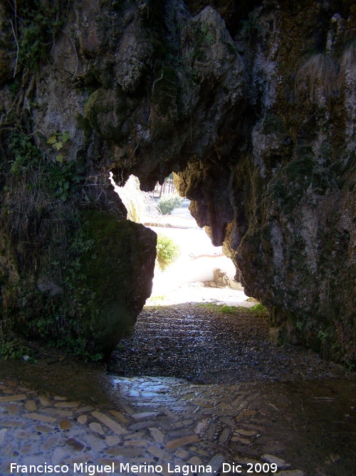  - . Paso a travs del Acueducto del Toril