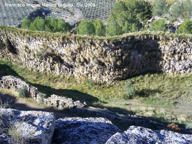 Acueducto del Toril - Acueducto del Toril. Acueducto grande y delante de este el pequeo