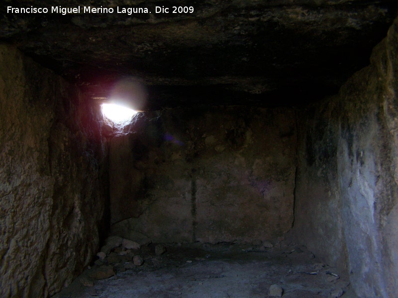 Dolmen IX - Dolmen IX. Interior