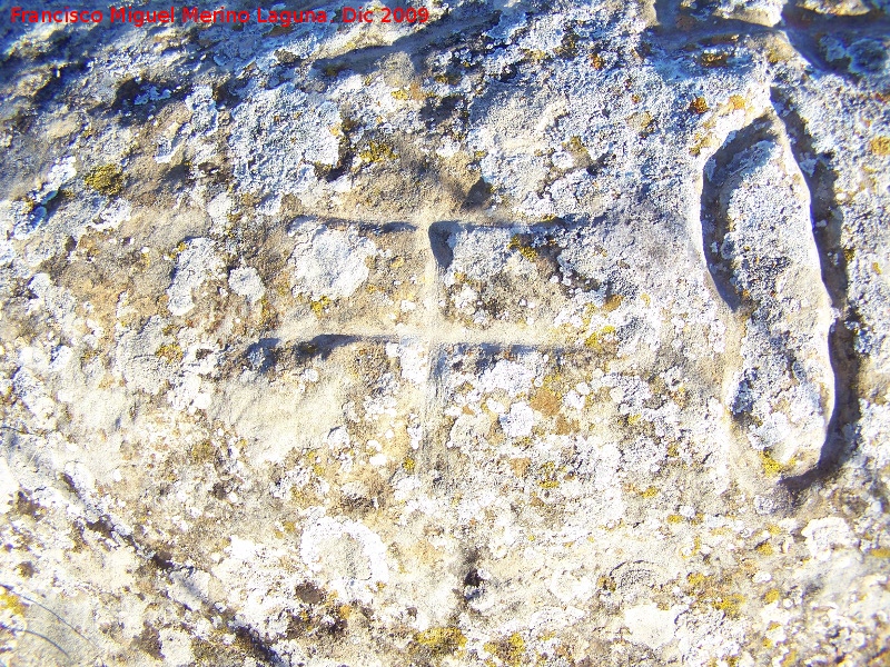 Petroglifos de Alicn de las Torres - Petroglifos de Alicn de las Torres. Antropomorfo al lado de un smbolo