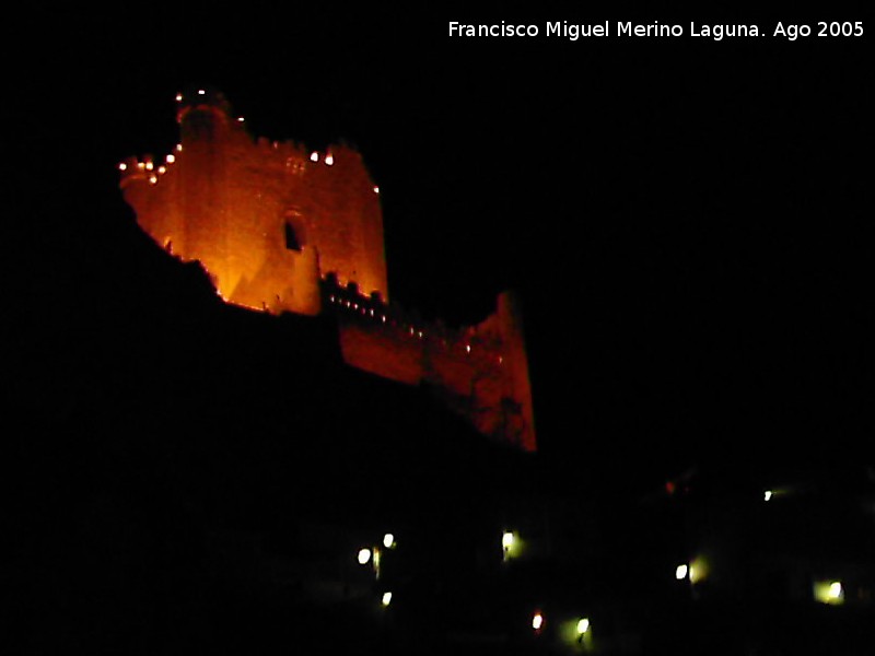 Castillo de Alcal del Jucar - Castillo de Alcal del Jucar. Nocturno