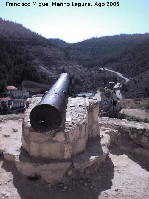 Castillo de Alcal del Jucar - Castillo de Alcal del Jucar. Can