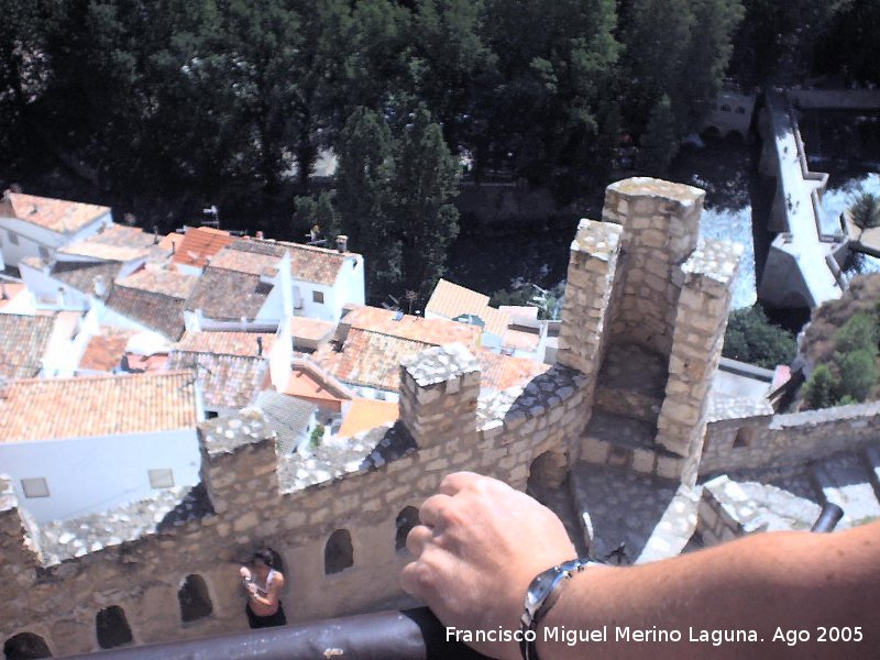 Castillo de Alcal del Jucar - Castillo de Alcal del Jucar. Torren de la muralla