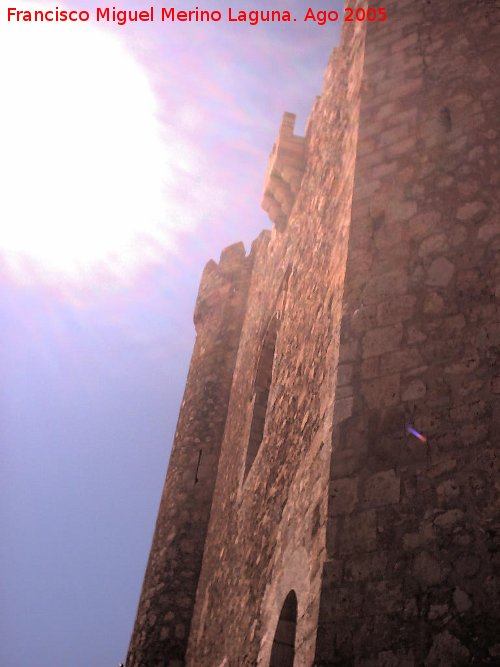 Castillo de Alcal del Jucar - Castillo de Alcal del Jucar. Matacn protegiendo la entrada a la Torre del Homenaje