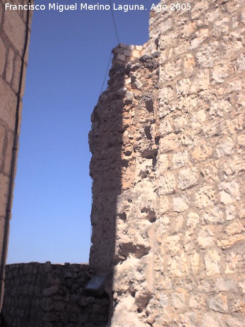 Castillo de Alcal del Jucar - Castillo de Alcal del Jucar. Murallas