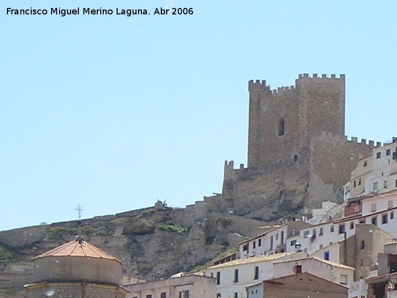 Castillo de Alcal del Jucar - Castillo de Alcal del Jucar. Murallas y Castillo