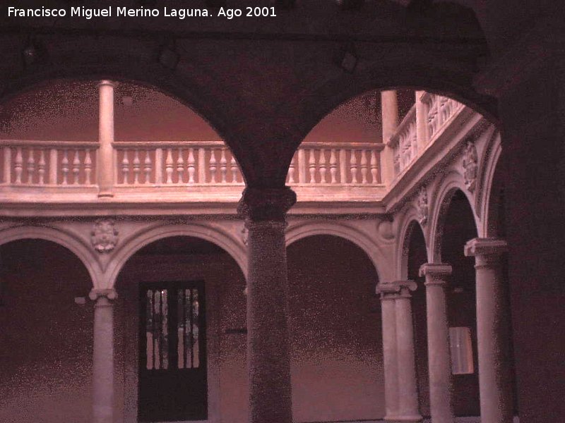 Palacio de los Condes de Cirat - Palacio de los Condes de Cirat. Patio