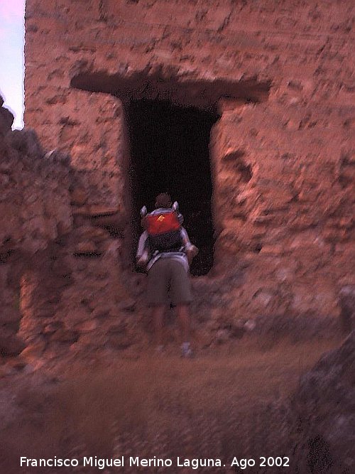 Castillo del Llano de la Torre - Castillo del Llano de la Torre. Puerta de acceso a la Torre del Homenaje