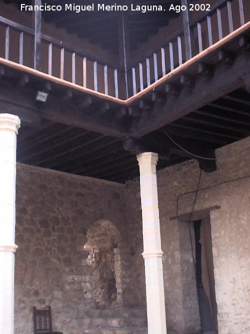 Castillo de Yeste - Castillo de Yeste. Puerta de acceso al Patio de Armas