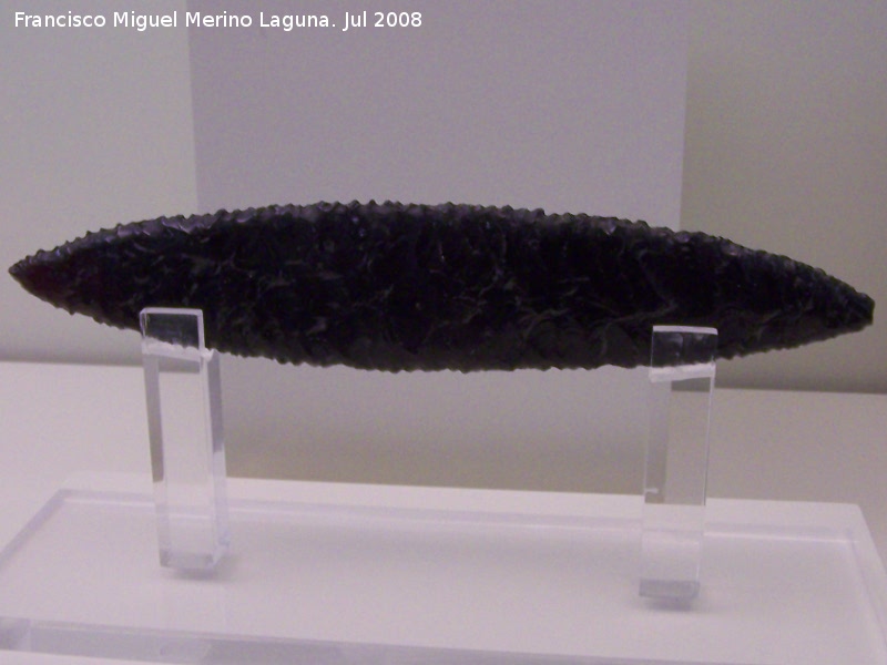 Museo de Arte Precolombino Felipe Orlando - Museo de Arte Precolombino Felipe Orlando. Cuchillo de obsidiana