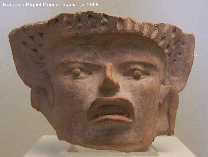 Museo de Arte Precolombino Felipe Orlando - Museo de Arte Precolombino Felipe Orlando. Posible fragmento de una urna. Cultura Remojadas. 200 - 600 d.C.