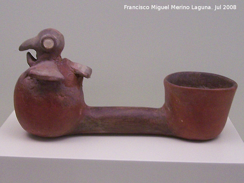 Museo de Arte Precolombino Felipe Orlando - Museo de Arte Precolombino Felipe Orlando. Vasija silvadora doble. 400 a.C. - 600 d.C.