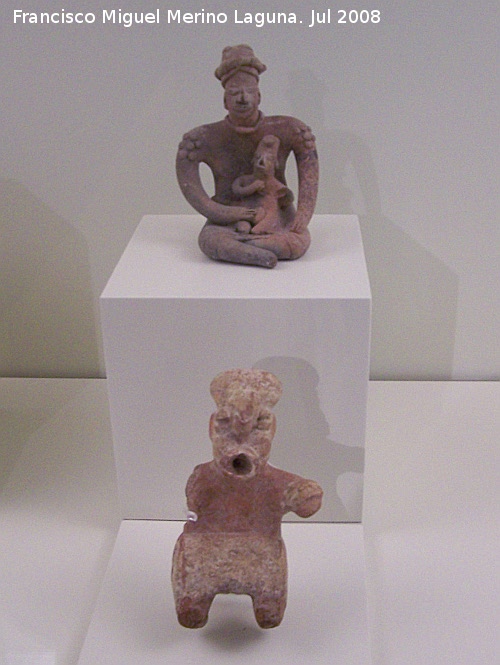 Museo de Arte Precolombino Felipe Orlando - Museo de Arte Precolombino Felipe Orlando. Figuras femeninas. 400 a.C. - 200 d.C.