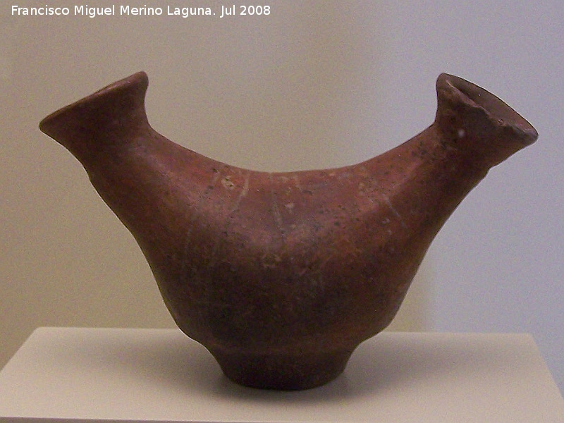 Museo de Arte Precolombino Felipe Orlando - Museo de Arte Precolombino Felipe Orlando. Vasija con doble boca. 400 a.C. - 200 d.C.