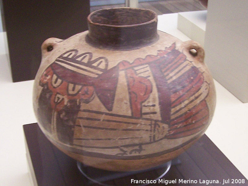 Museo de Arte Precolombino Felipe Orlando - Museo de Arte Precolombino Felipe Orlando. Vasija Nasca. 100 - 600 d.C.