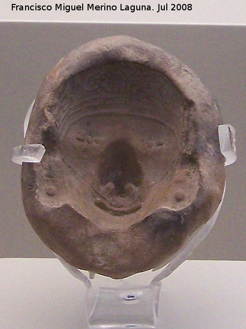 Museo de Arte Precolombino Felipe Orlando - Museo de Arte Precolombino Felipe Orlando. Molde de cabeza humana. Cultura Mantea. 500 - 1500 d.C.