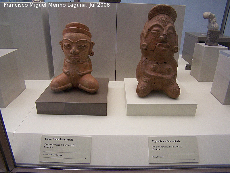 Museo de Arte Precolombino Felipe Orlando - Museo de Arte Precolombino Felipe Orlando. Figuras femeninas. 800 - 1200 d.C.
