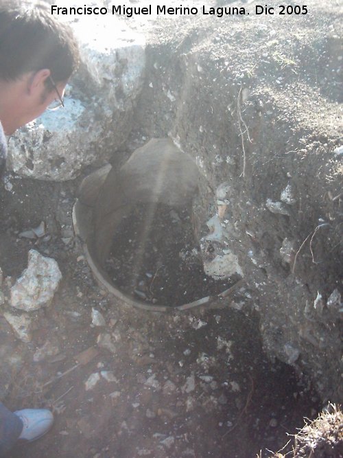 Yacimiento arqueolgico Ronda la Vieja - Yacimiento arqueolgico Ronda la Vieja. Tinaja