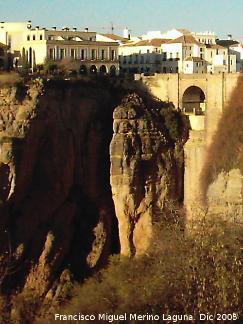 Antiguo Ayuntamiento - Antiguo Ayuntamiento. Junto al Puente Nuevo