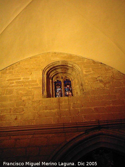 Colegiata Santa Mara la Mayor - Colegiata Santa Mara la Mayor. Ventana gtica con parteluz