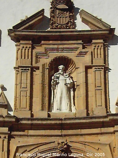 Convento de la Merced - Convento de la Merced. Hornacina y escudo Mercedario