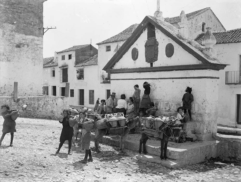 Fuente de los Ocho Caos - Fuente de los Ocho Caos. Foto antigua